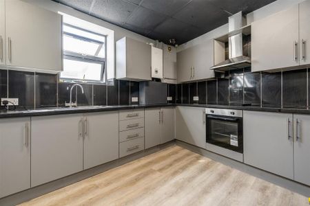 1 bedroom in a house share to rent - Photo 5