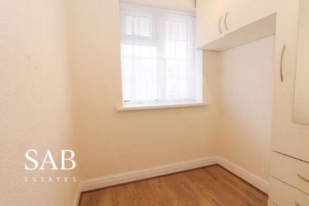 5 bedroom end of terrace house to rent - Photo 4