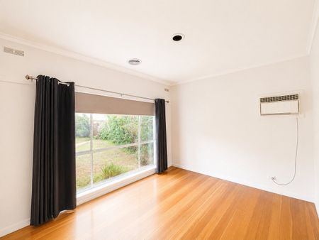 4 Bedroom Home Centrally Located - Photo 3