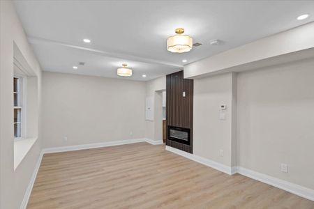 For Lease - 2027 Churchill Avenue, Burlington, Ontario - Photo 2