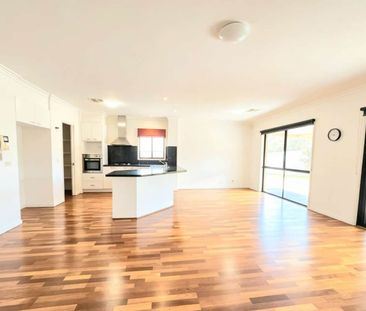 Double Storey 5 Bedroom Family Mansion with Double Garage including... - Photo 2