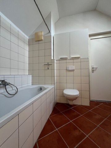 Charmante Dachgeschosswohnung in "Alt-Eggenberg" nahe Schloss Eggenberg - Foto 4