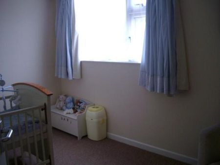 4 bedroom detached house to rent - Photo 2