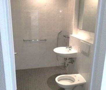 Schicke 2-Zimmer-Wohnung mit ebenerdiger Dusche und Balkon! - Foto 1