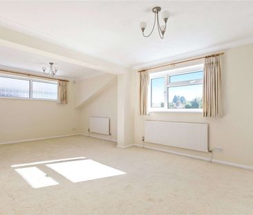 A well presented family home set in a popular Sevenoaks location. - Photo 1