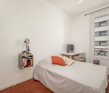 Location Appartement 5 pièces Meublé 92m² MARSEILLE 3ème - Photo 3