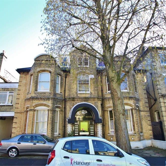 1 bedroom flat to rent - Photo 1