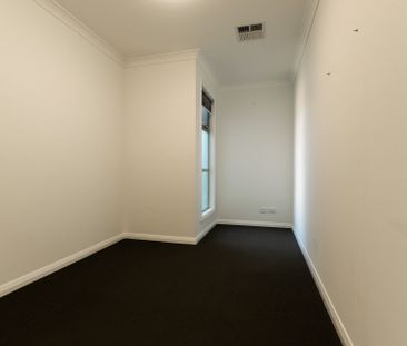 Unit 4/2 La Scala Court, Paradise. - Photo 3