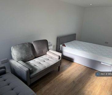 Studio to rent - Photo 1