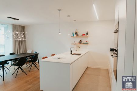 GEMEUBELD - Recent apartement met 11 meter gevelbreedte! - Photo 5