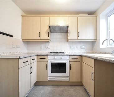 Well presented 2 bedroom terraced house situated within walking dis... - Photo 5