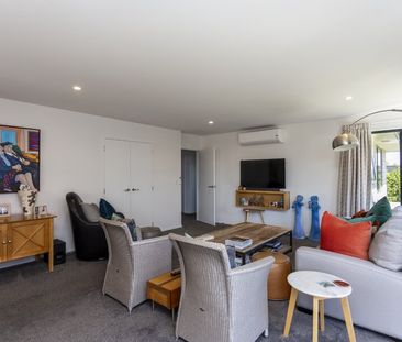 Immaculate 3-Bedroom Home in Milns Park, Halswell! - Photo 2