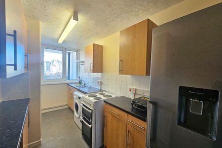 Orchard Lane, SOUTHAMPTON - Photo 4