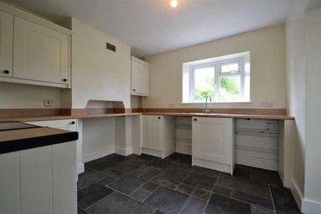 Greatham, West Sussex, RH20 - Photo 2