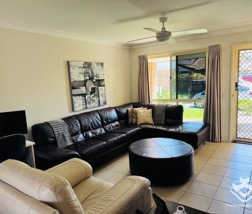 Lovely Townhouse in Central Thorneside Locationate Listing - Photo 3