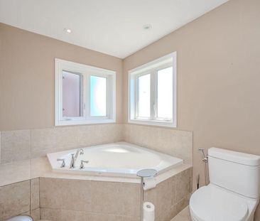 For Lease - 4712 Doug Wright Drive, Burlington, Ontario - Photo 6
