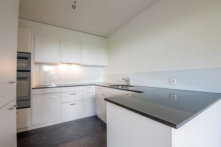 Schöne 4.5 Zimmerwohnung mit grossem Balkon in Allschwil - Foto 4