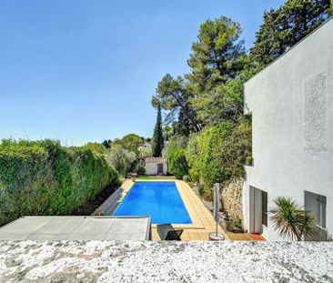 Location Maison Aix-en-Provence 6 Pièces 206 m² - Photo 2