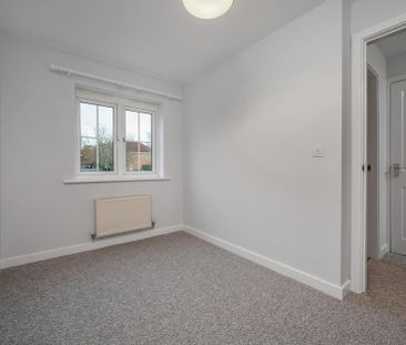 3 bedroom end of terrace house to rent - Photo 4