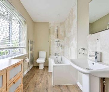Summersbury Drive, Shalford, GU4 - Photo 2