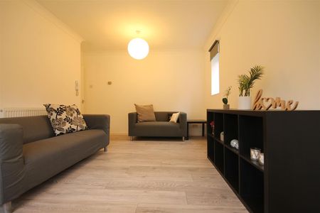 Windmill Court, Spital Tongues - Photo 2