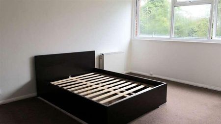 Long Green, Chigwell, London, IG7 - Photo 3