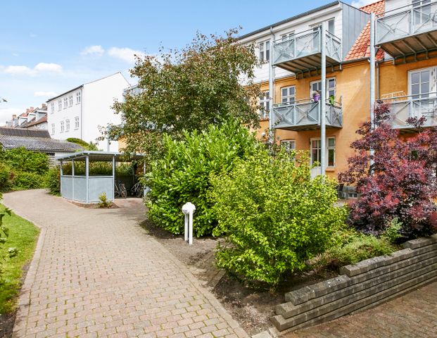 2 værelses lejlighed på 53m2 med altan - Photo 1