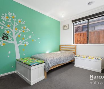 Spacious Living with Year-Round Comfort - Photo 3