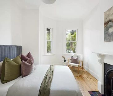 Newly renovated home in prime locale - Photo 5