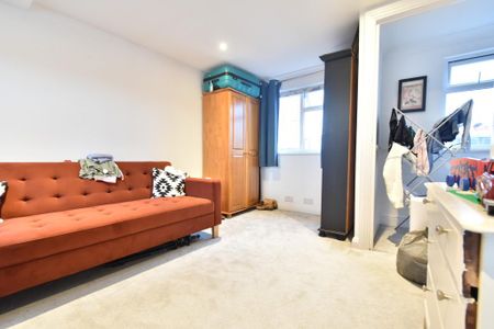 3 bedroom terraced house to rent - Photo 5