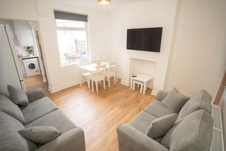 4 bedroom terraced house to rent - Photo 2