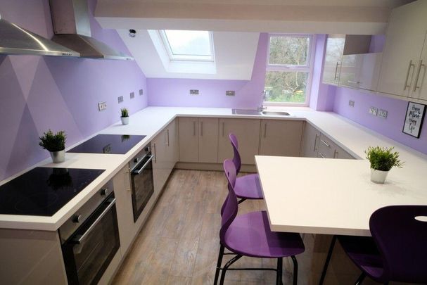 1 bedroom in a house share to rent - Photo 1