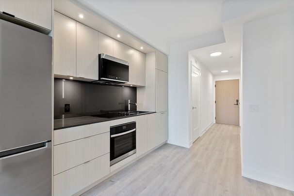 For Lease - 60 Central Park Road Way Unit# 814, Toronto, Ontario - Photo 1