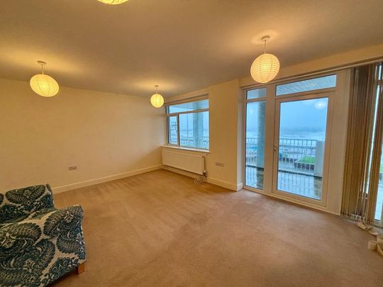 3 bedroom flat to rent - Photo 1