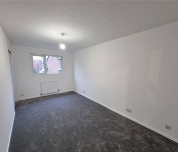 2 bedroom end of terrace house to rent - Photo 3