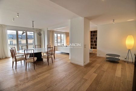 APPARTEMENT MEUBLÉ 3 CHAMBRES 150m² PARIS 8EME - AVENUE MONTAIGNE - Photo 2