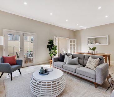 Private and spacious living - Photo 1