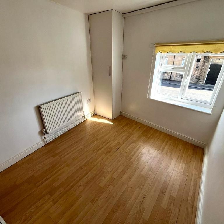 1 bedroom ground floor flat to rent - Photo 1