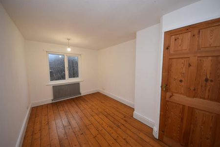 2 bedroom end of terrace house to rent - Photo 4