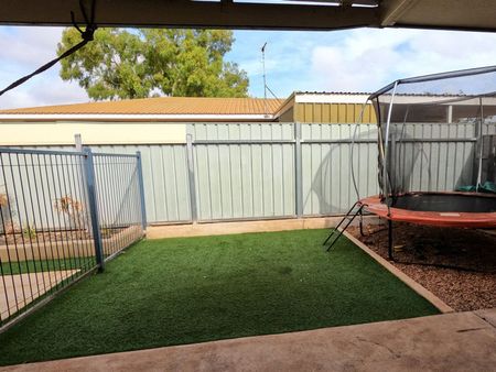 8 Hutton Court, 6714, Nickol Wa - Photo 2