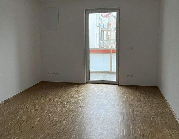 Willkommen im modernen Erstbezug! Perfekter Zuschnitt, EBK, schöner Balkon und Lift! - Photo 1