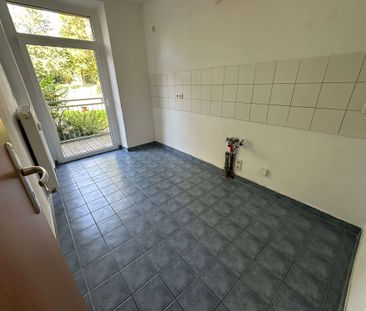 TOP Lage - Laminat - Balkon an der Küche - Photo 2