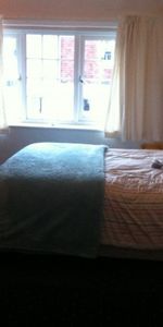 *** 6 Bedroom House *** - Photo 3