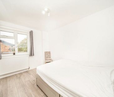 Morland Close, Hampton, TW12 - Photo 5