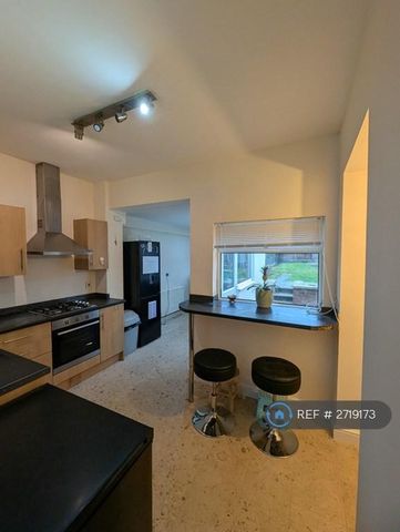 1 bedroom in a house share to rent - Photo 5