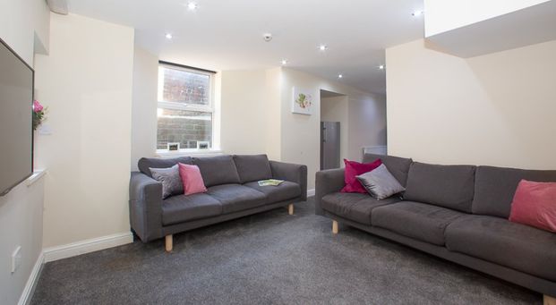 57 Victoria Road, Hyde Park, Leeds, LS6 1AS - Photo 1