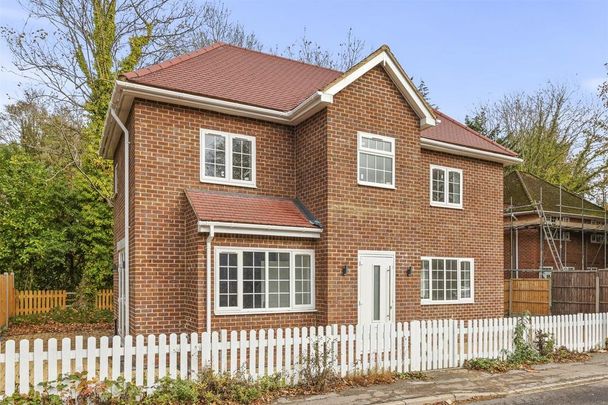 6 bedroom house to rent - Photo 1