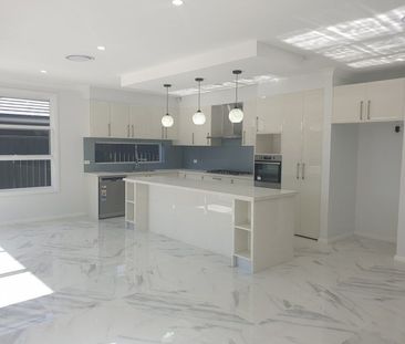 Comfortable and Elegant Family Home - Photo 5