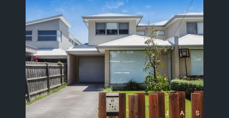 Spacious Functionality Meets Modern Style In Perfect Location - Photo 4