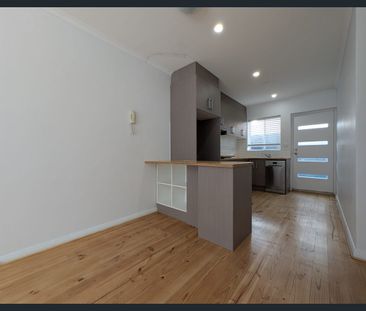 Charming, Renovated and Homely. - Photo 5